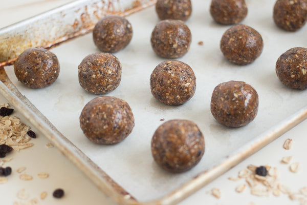 Snack On These Oatmeal Cookie Protein Bites | Vital Proteins